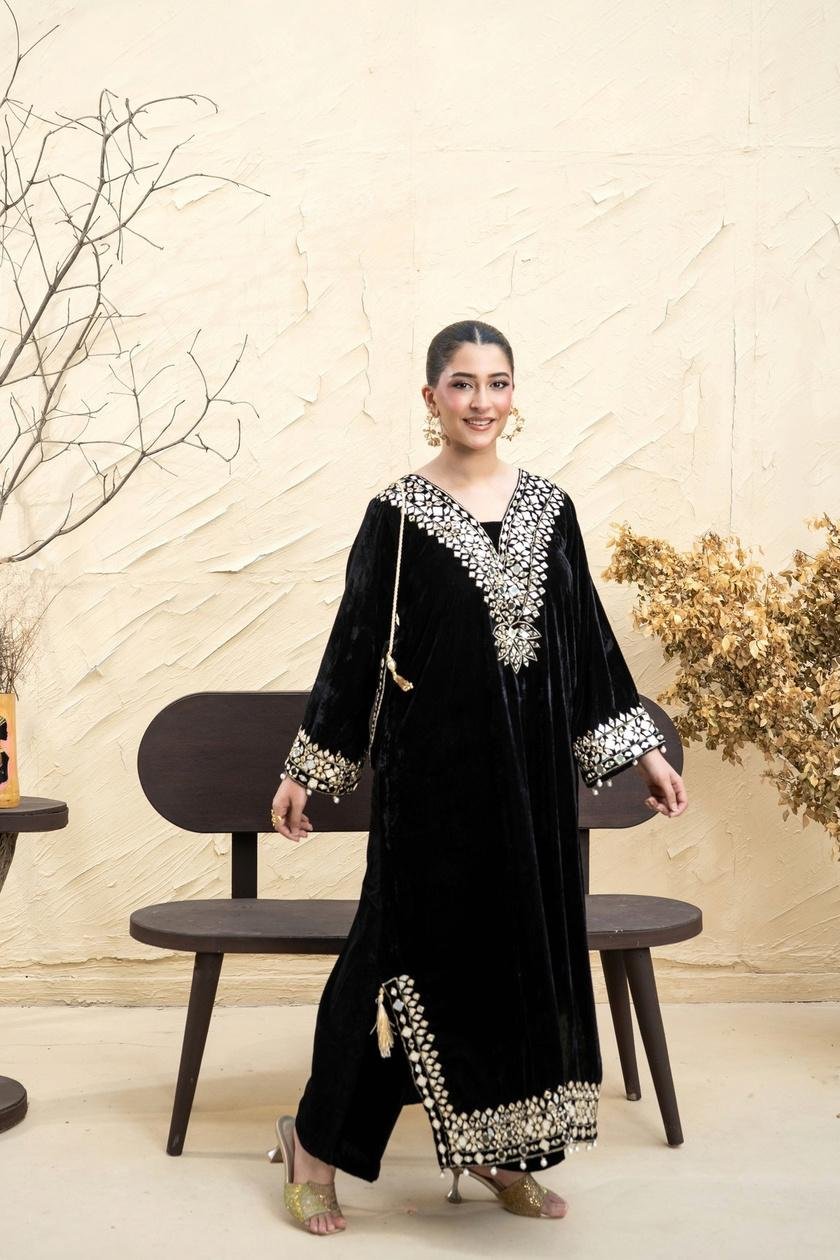 black-mirror-work-velvet-kaftan-set-1 Black Mirror Work Velvet Kaftan Set - Image 1