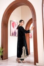 Bottle Green Velvet Paisley Embroidered Kurta Set with Tassel Neckline - Image 4