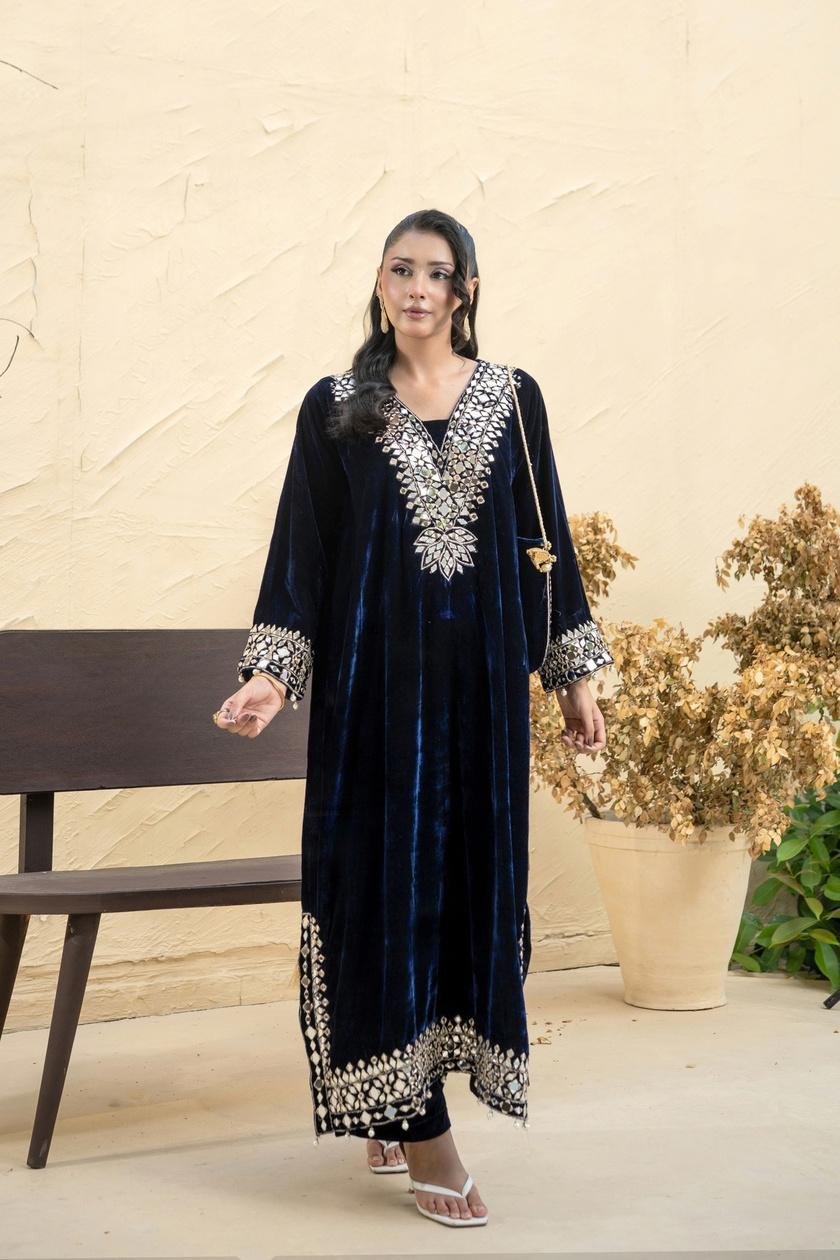 navy-blue-mirror-work-velvet-kaftan-set-1 Navy Blue Mirror Work Velvet Kaftan Set - Image 1